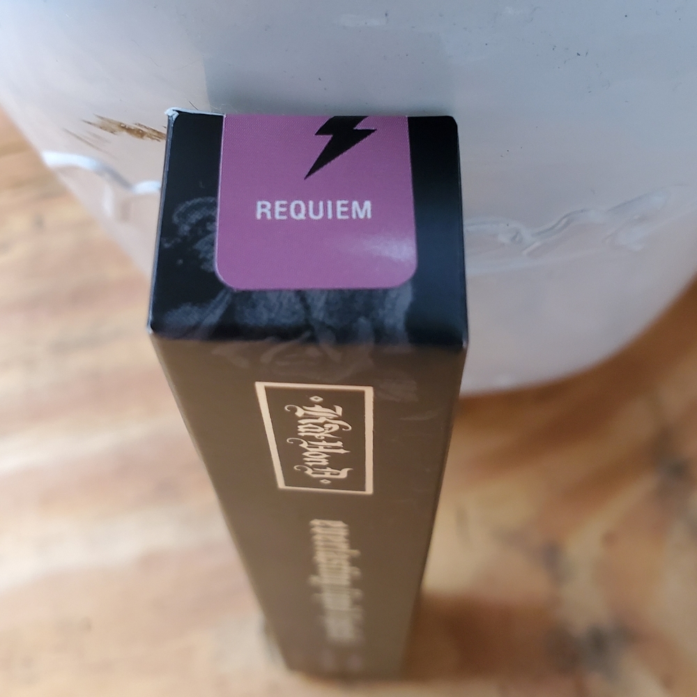 Kat Von D lipstick Requiem